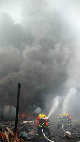 事故：洛染股份有限公司10吨氯苯发生爆炸，40公里内有震感；影响：7人死亡，100余人受伤。