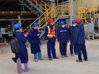 3月4日，pg电子游戏外景拍摄团队在榆林市靖边县能源化工园区拍摄