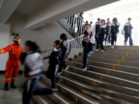 平凉一中学3000余名师生学习火场“逃生术”