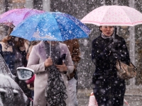 伊川县加强雨雪冰冻天气条件下安全生产工作
